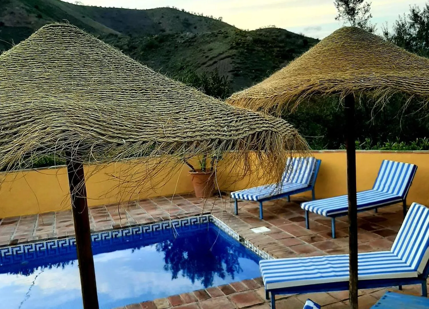 Country house Cortijo Los Montes With Private Pool Vinuela